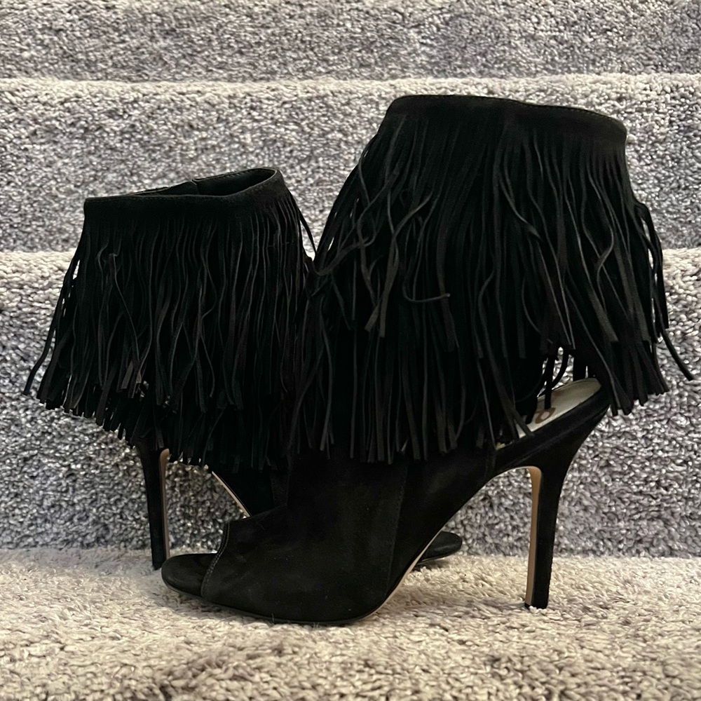 (size 6.5) Suede Fringe Heels in Black, by Sam Edelman